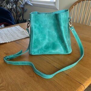 Portland Leather Butterfly bucket bag